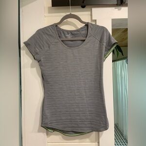 Athleta Momentum Tee